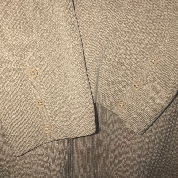 Pursuits Ltd Women’s Tan Collar Sweater Top - Picture 5 of 7